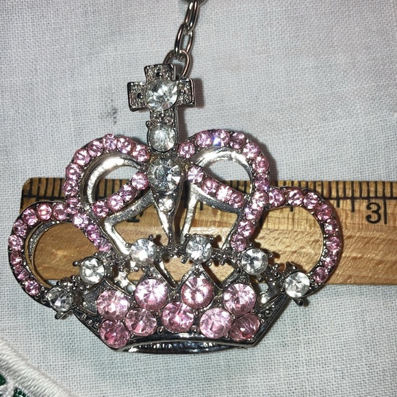 NWOT CROWN KEY CHAIN with clear and pink rhinestones on st $29 - Picture 5 of 6